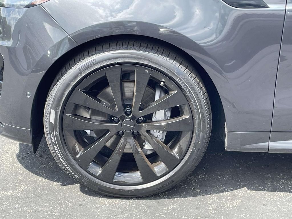 New 2026 Carpathian Grey Land Rover Dynamic SE image 12
