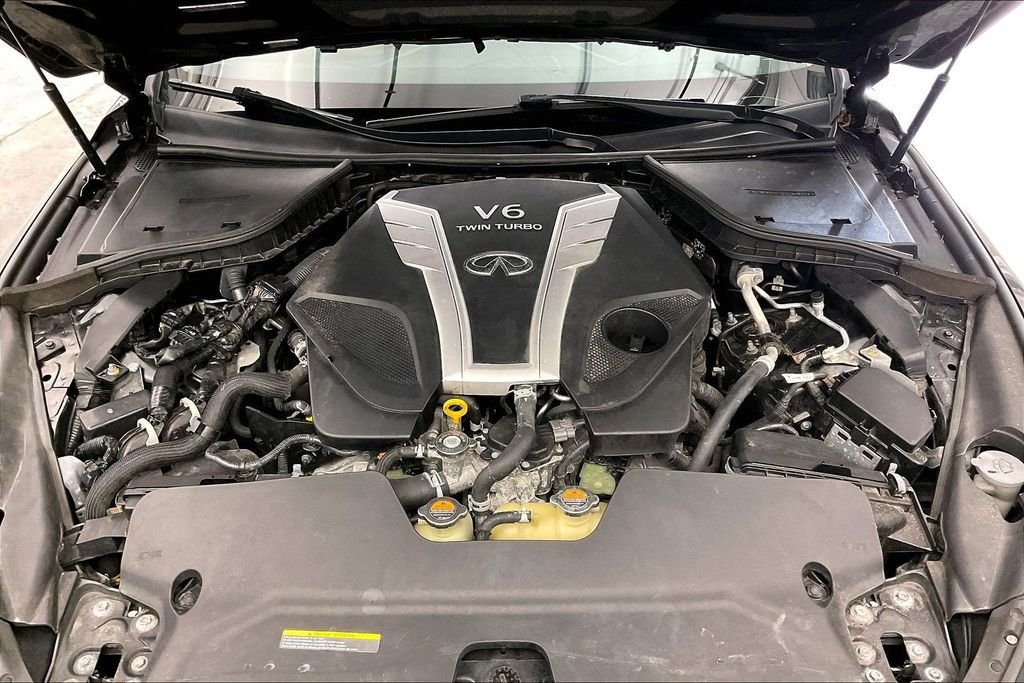Used 2018 Black INFINITI 3.0t LUXE image 14