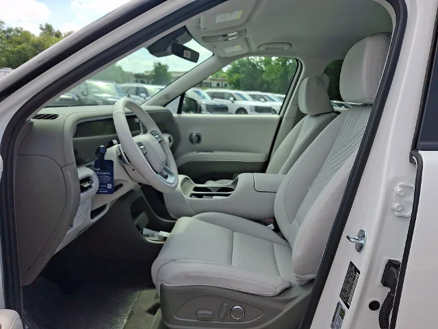 New 2026 White Hyundai SEL image 10