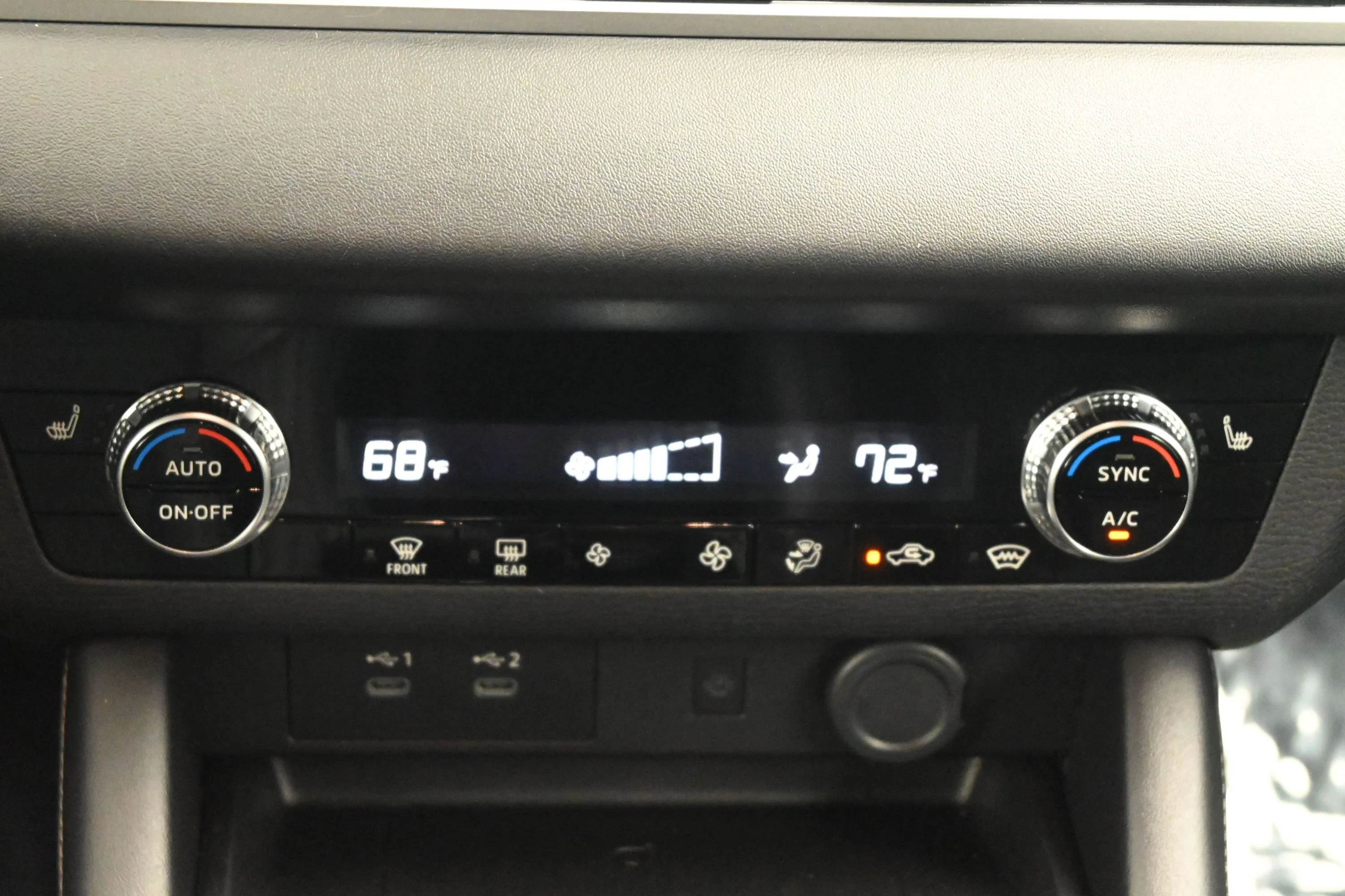 Used 2025  Mitsubishi  image 20
