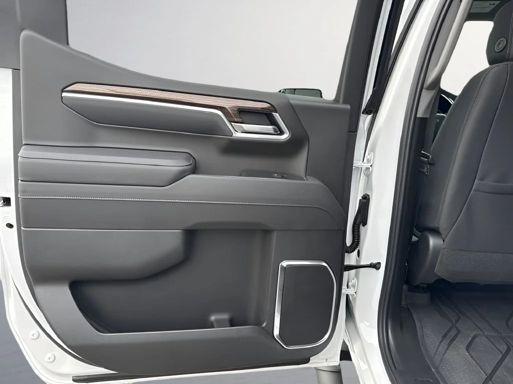 Used 2026 Summit White Chevrolet RST image 28