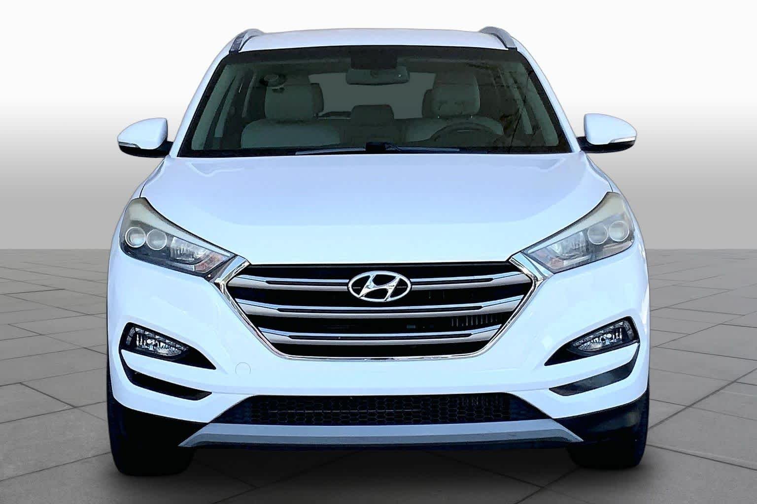 Used 2018 Dazzling White Hyundai Limited image 4