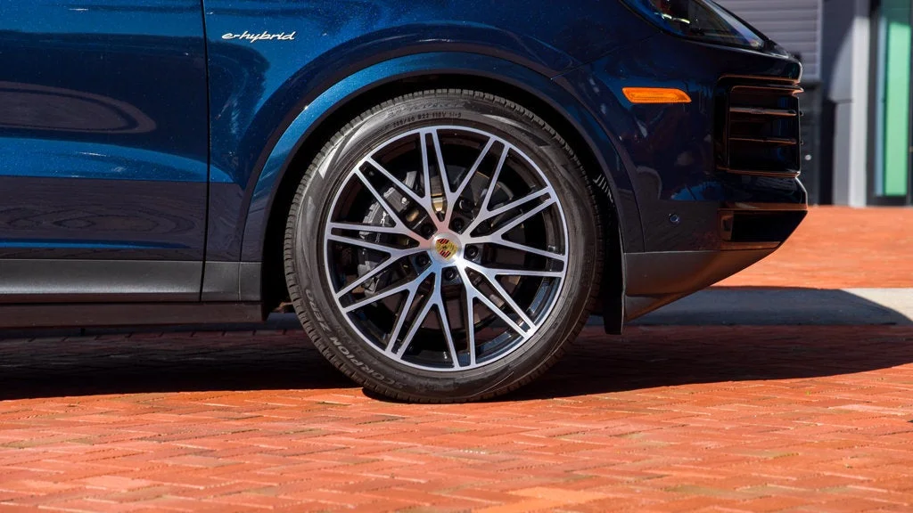Used 2024 Algarve Blue Metallic Porsche Base image 9