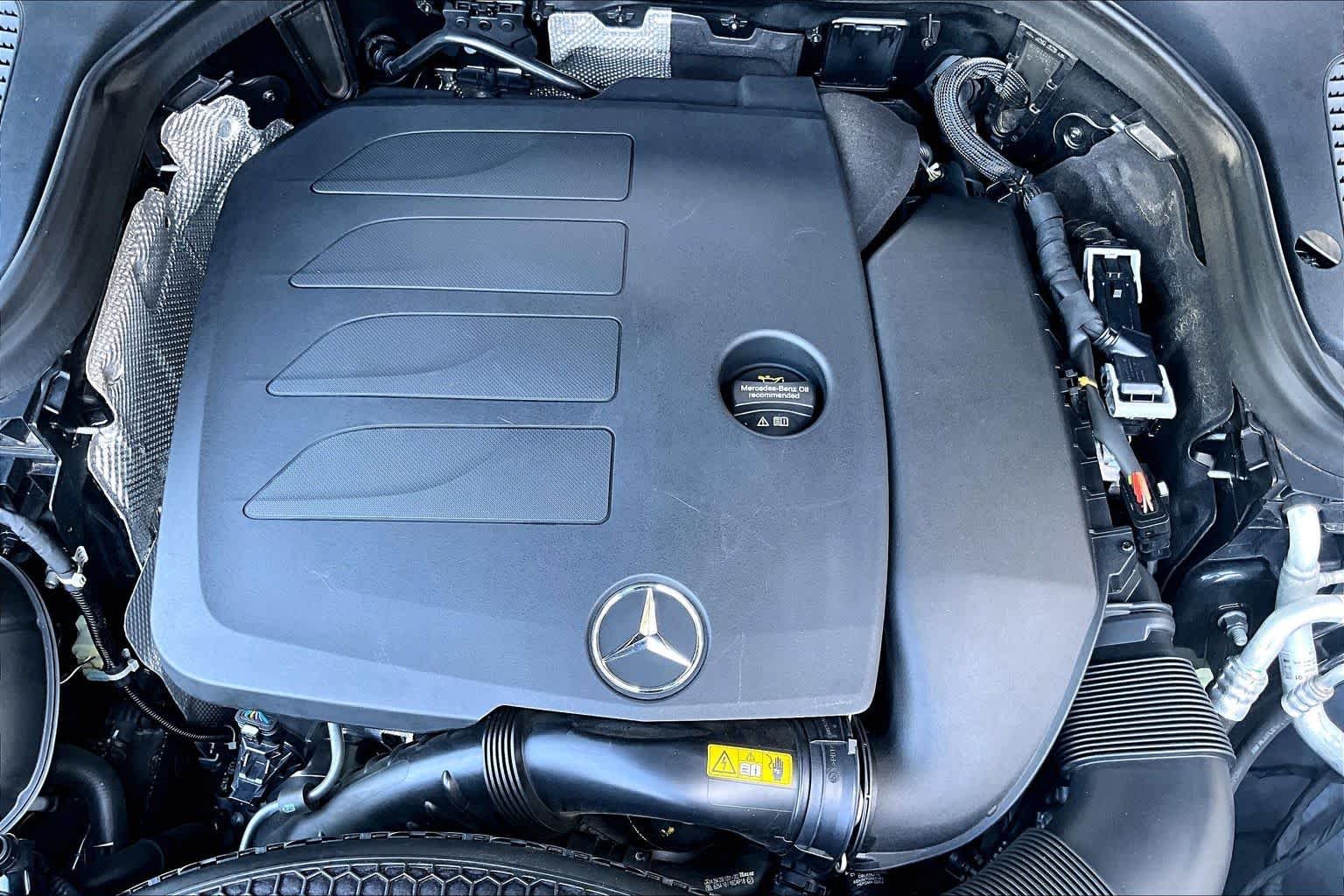 Used 2022 Graphite Grey Metallic Mercedes-Benz GLC 300 image 33