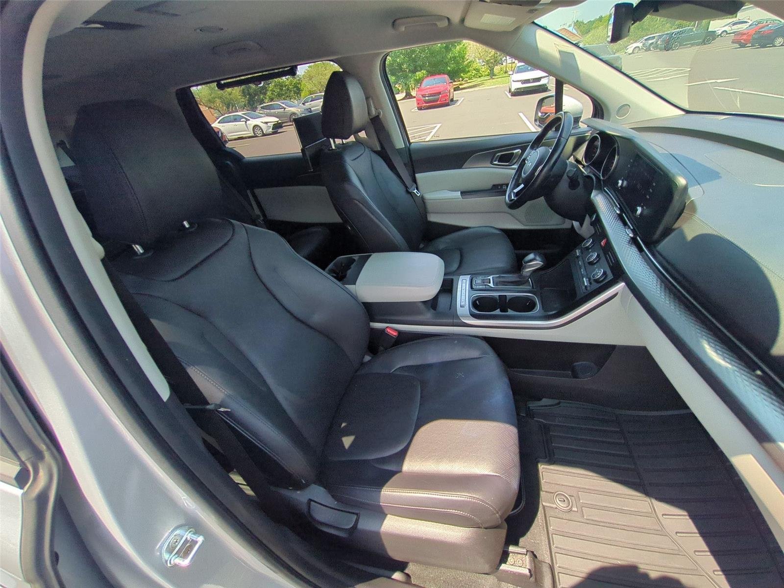 Used 2022 Silky Silver Kia LXS image 39