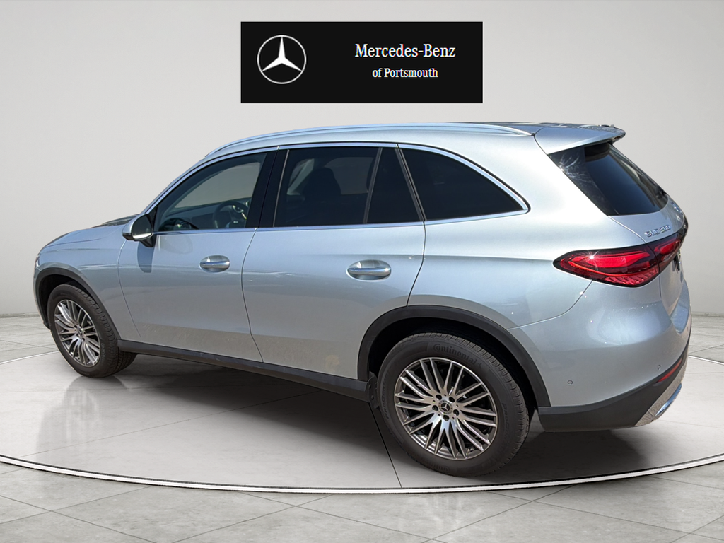 Used 2026 Silver Mercedes-Benz GLC 300 image 3