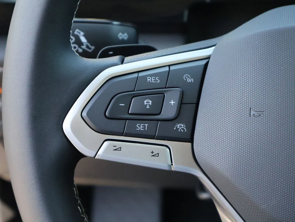New 2026 Black Volkswagen SE w/Technology image 28