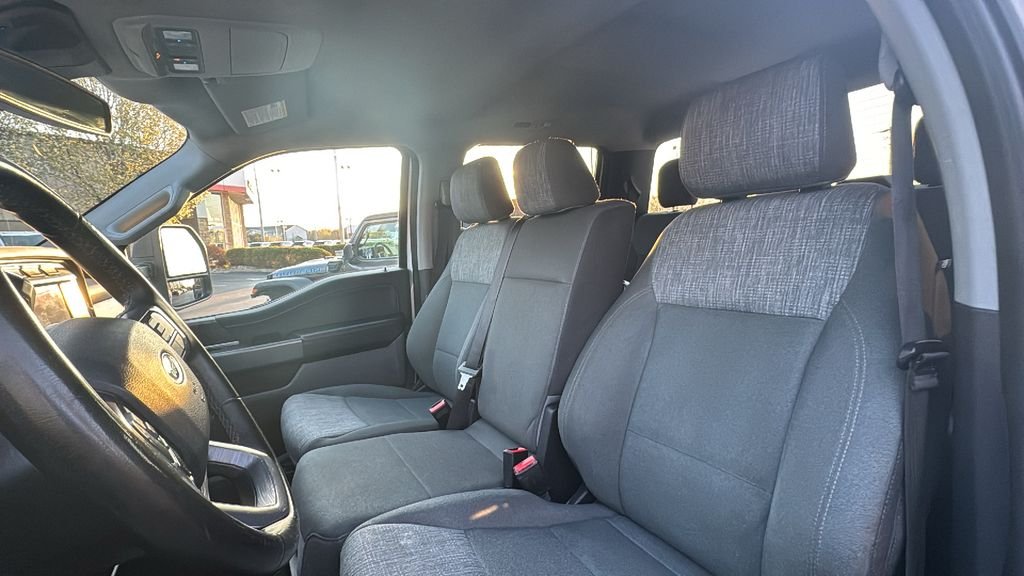 Used 2023 Oxford White Ford XLT image 29
