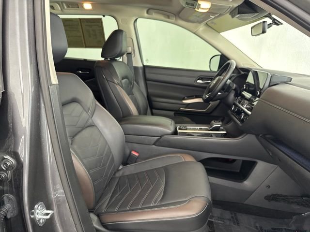 Used 2025 Gray Nissan Platinum image 20