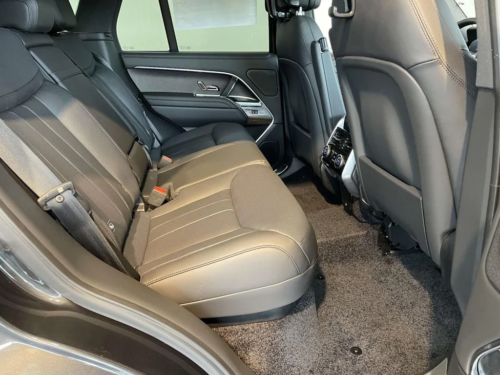 New 2026 Carpathian Grey Land Rover SE image 21