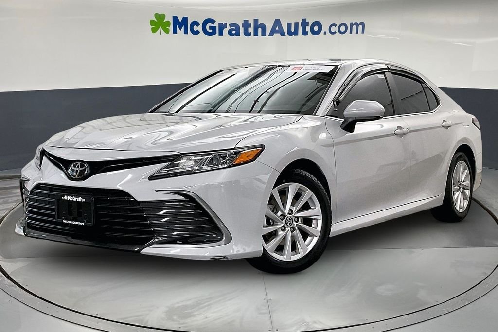 Used 2022 White Toyota LE image 2