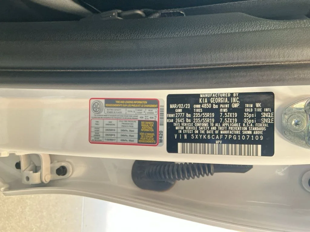 Used 2023 White Kia X-Line image 31
