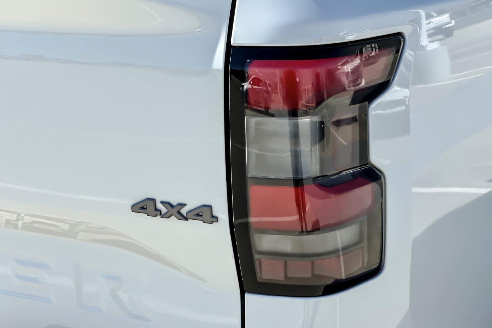 Used 2024 Glacier White Nissan S image 24