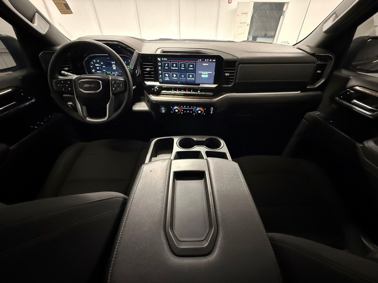 Used 2024 Black GMC Elevation image 14