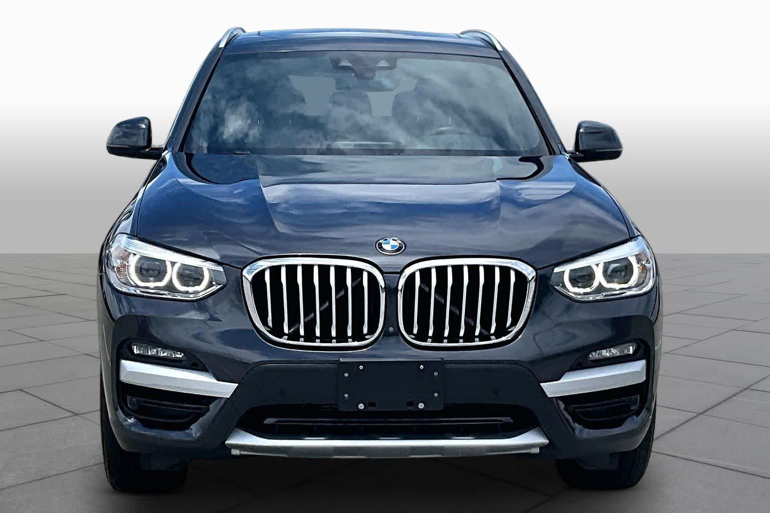 Used 2021 Dark Graphite Metallic BMW xDrive30i image 3