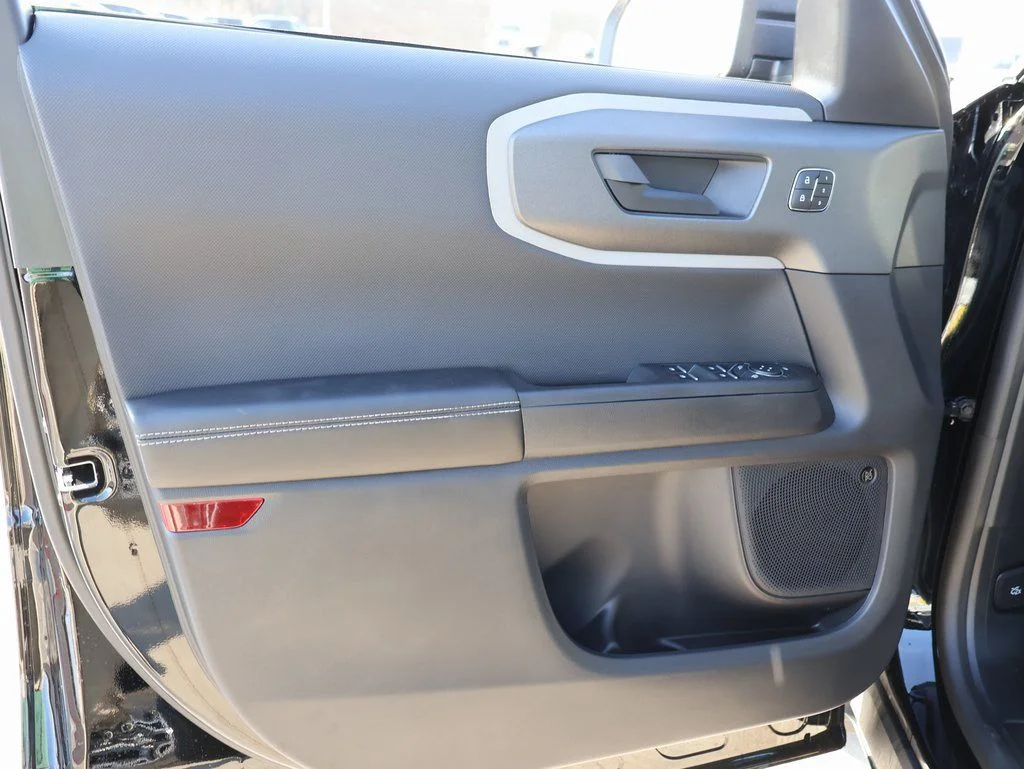 New 2025 Shadow Black Ford Outer Banks® image 20