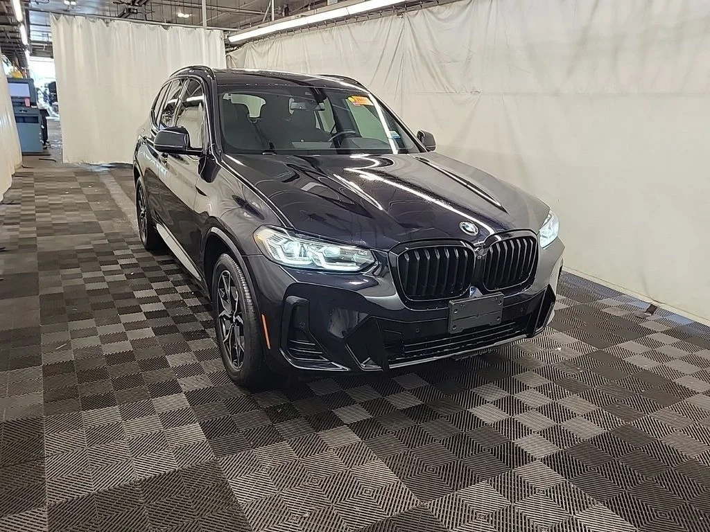 Used 2023 Blue BMW xDrive30i image 3