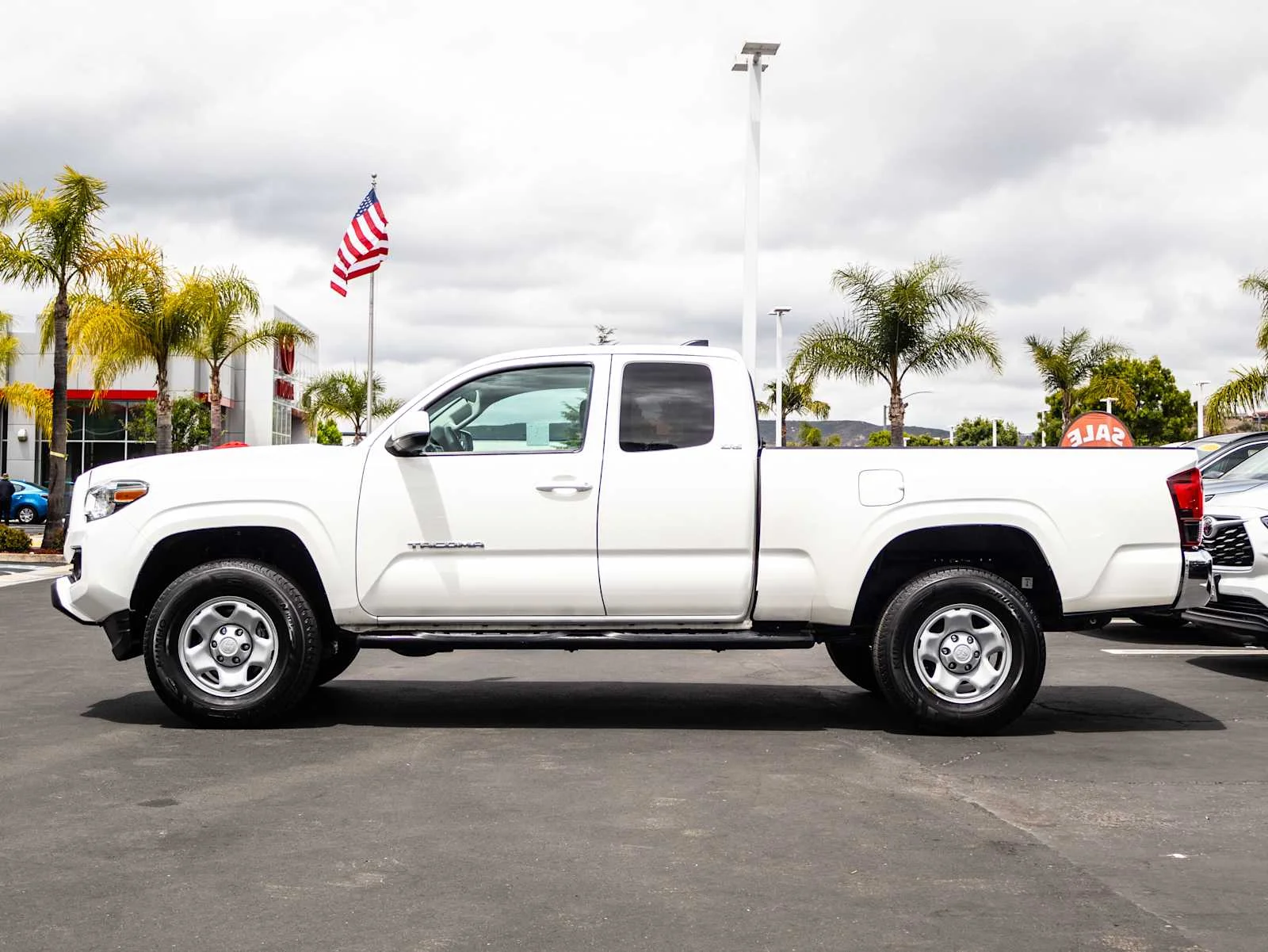 Certified Used 2021 Super White Toyota SR5 image 4