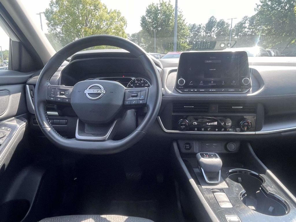2025 Nissan Rogue SV - Photo 15