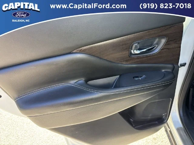 Used 2021 White Nissan Platinum image 17
