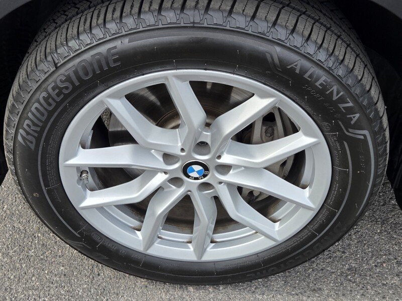 Used 2019 White BMW xDrive50i image 14