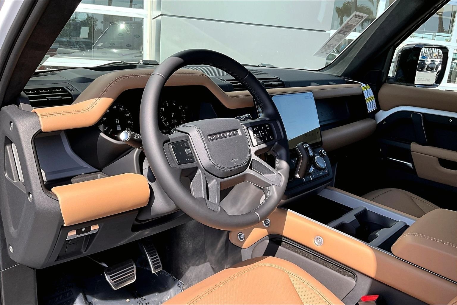 2026 Land Rover Defender V8 - Photo 6
