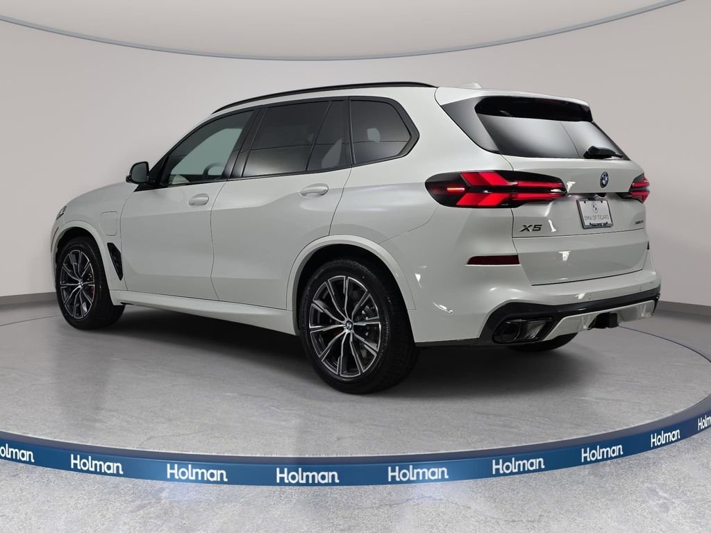 New 2026 Mineral White Metallic BMW xDrive50e image 7
