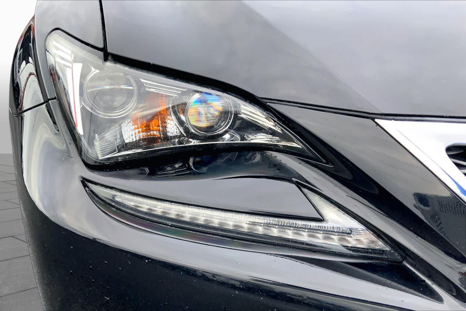 Used 2015 Obsidian Lexus  image 28