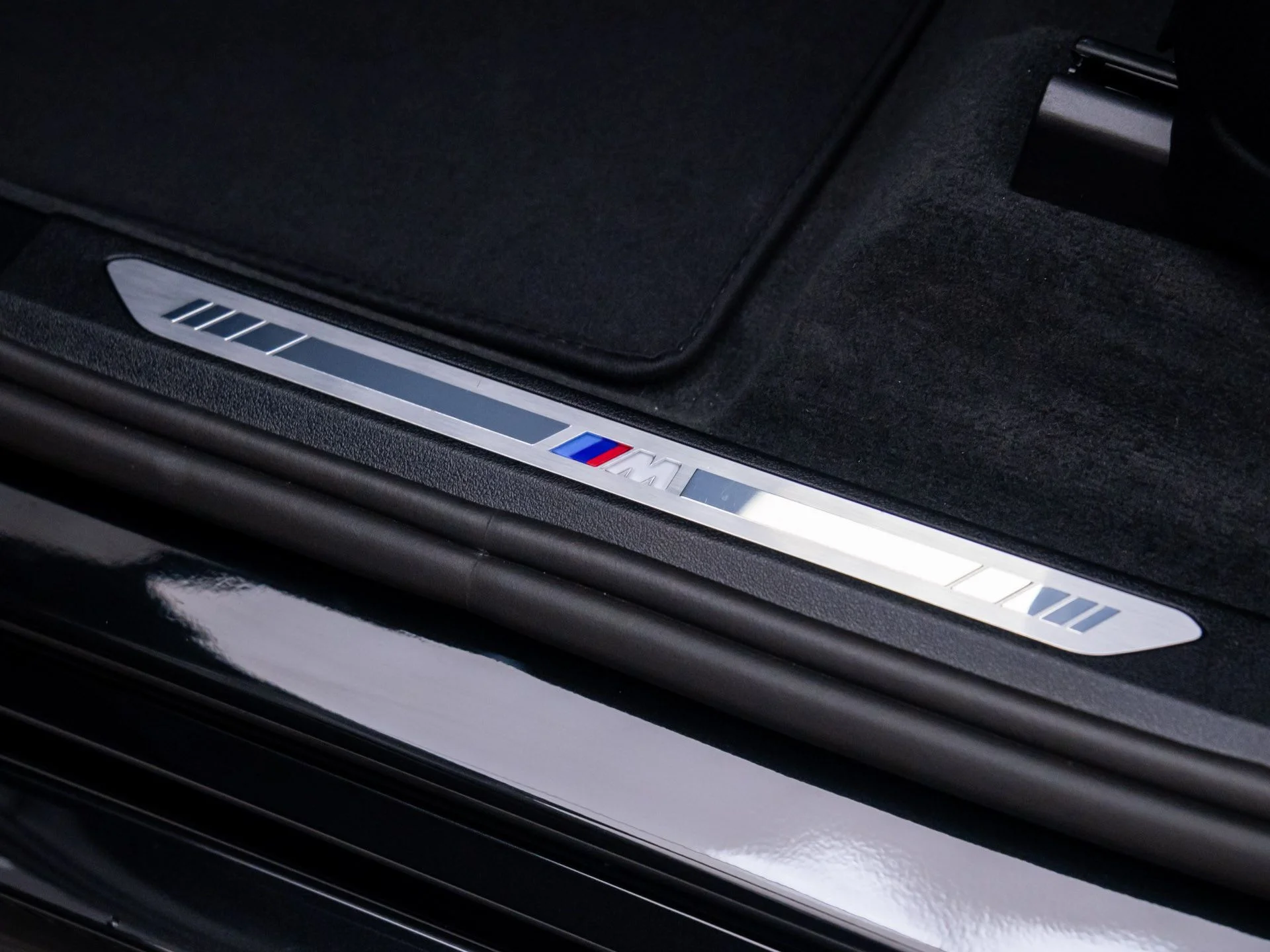 New 2026 Black BMW xDrive50e image 15