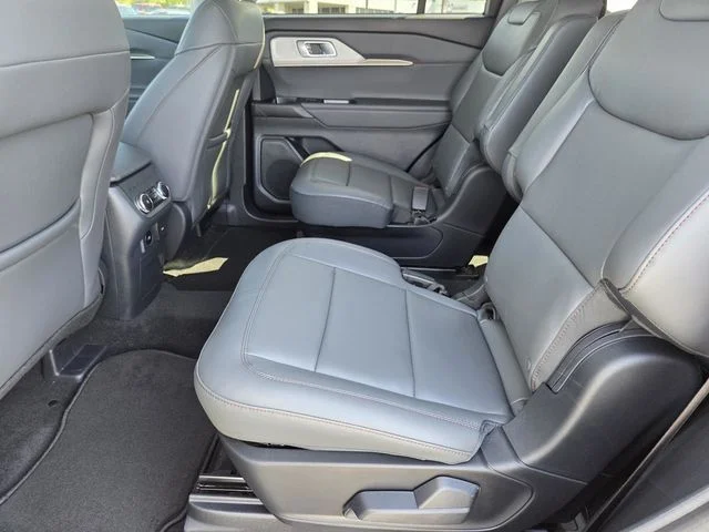 New 2026 Space White Metallic Ford Active image 26