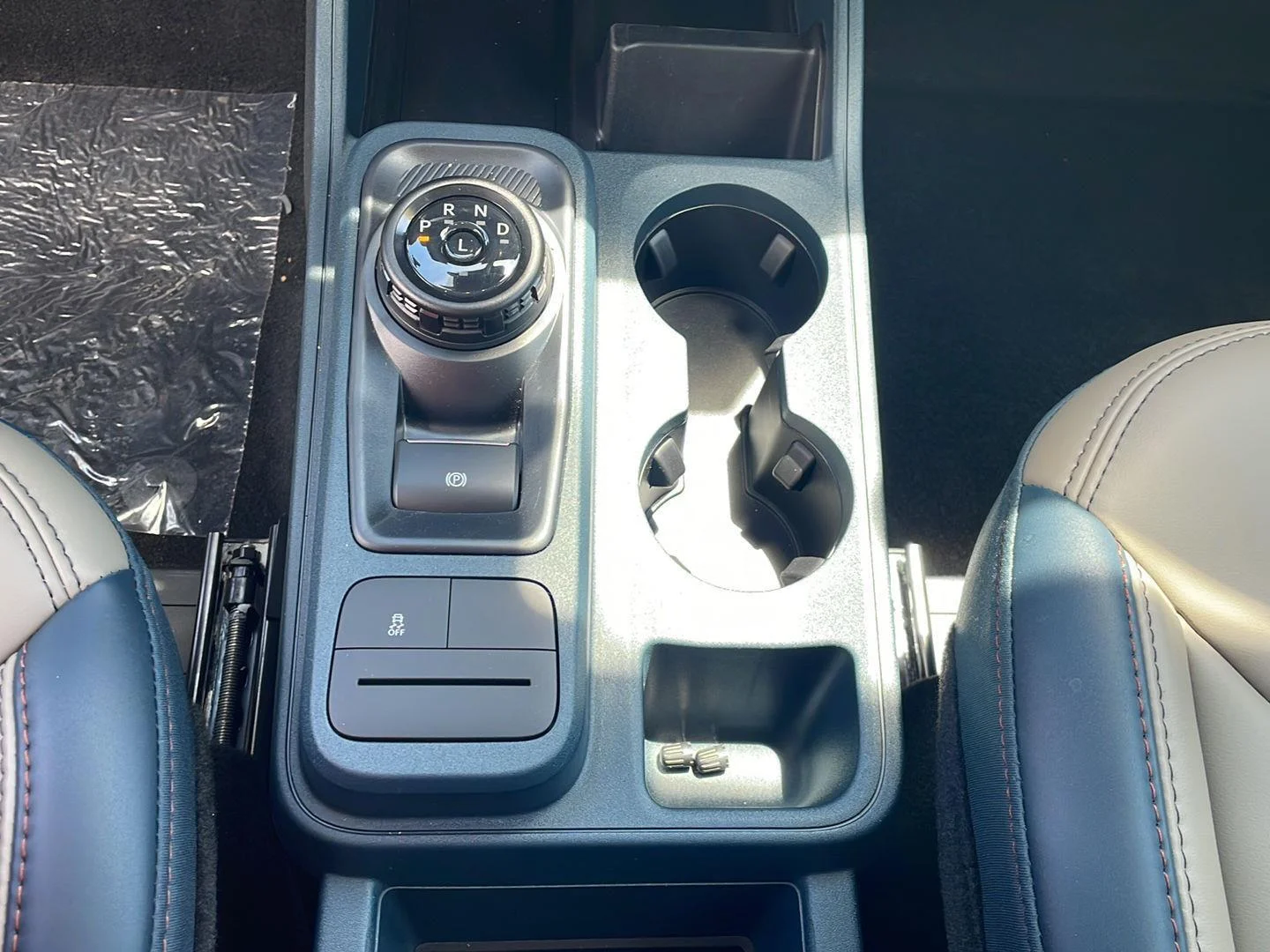 New 2026 Carbonized Gray Metallic Ford LARIAT image 22