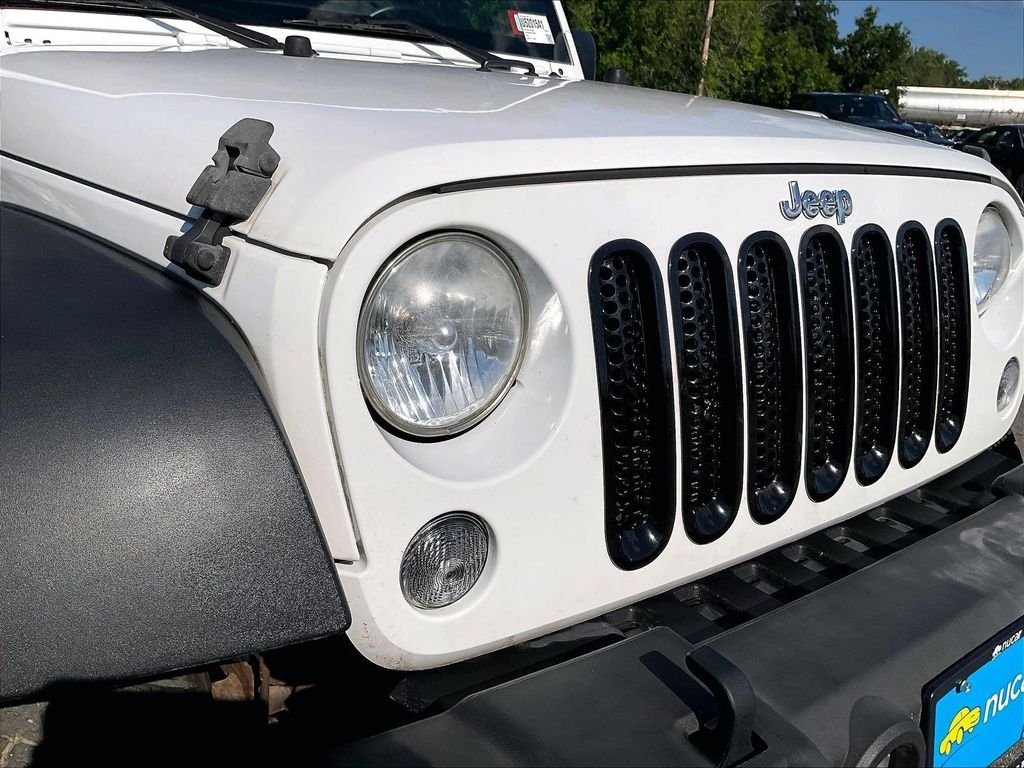 Used 2014 White Jeep Sport image 27