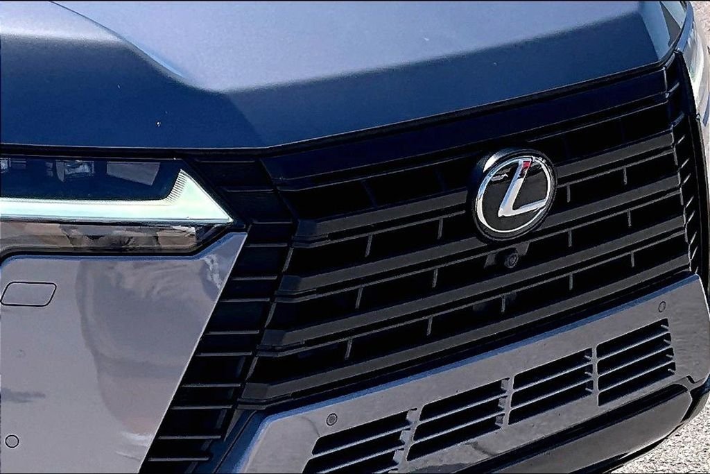 Used 2024 Gray Lexus 550 Luxury+ image 28
