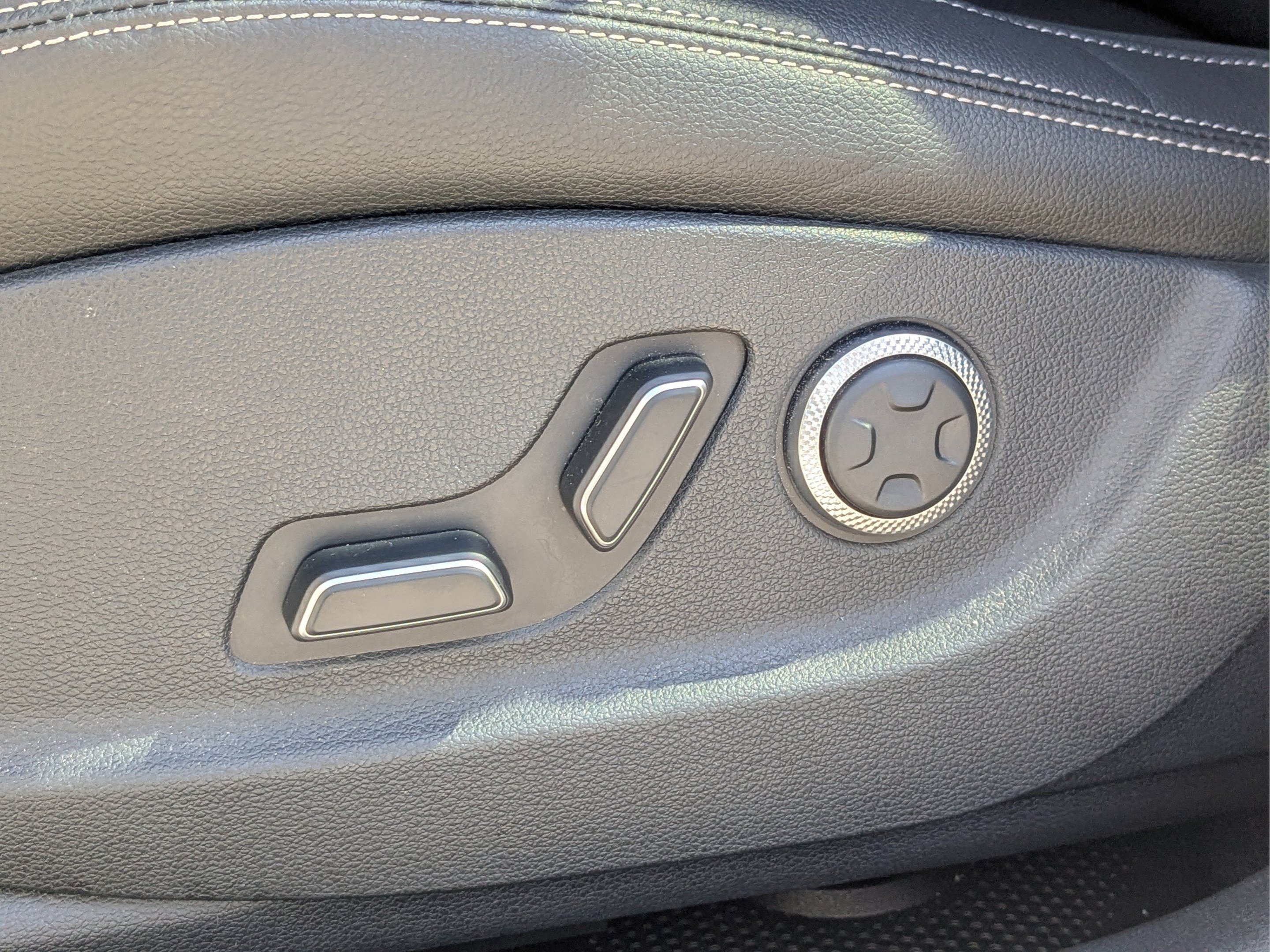 2026 GENESIS GV70 Standard - Photo 20