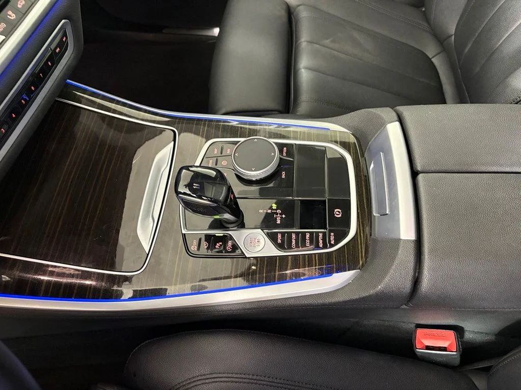 Used 2020 Black Sapphire Metallic BMW sDrive40i image 31