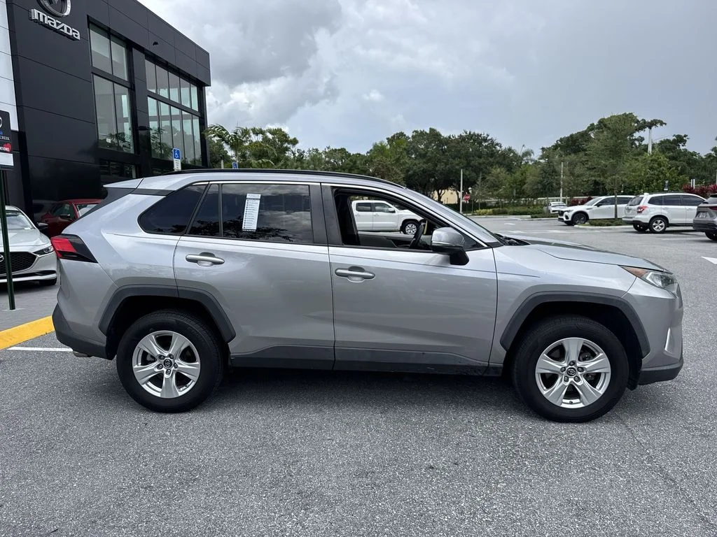 2019 Toyota RAV4 5