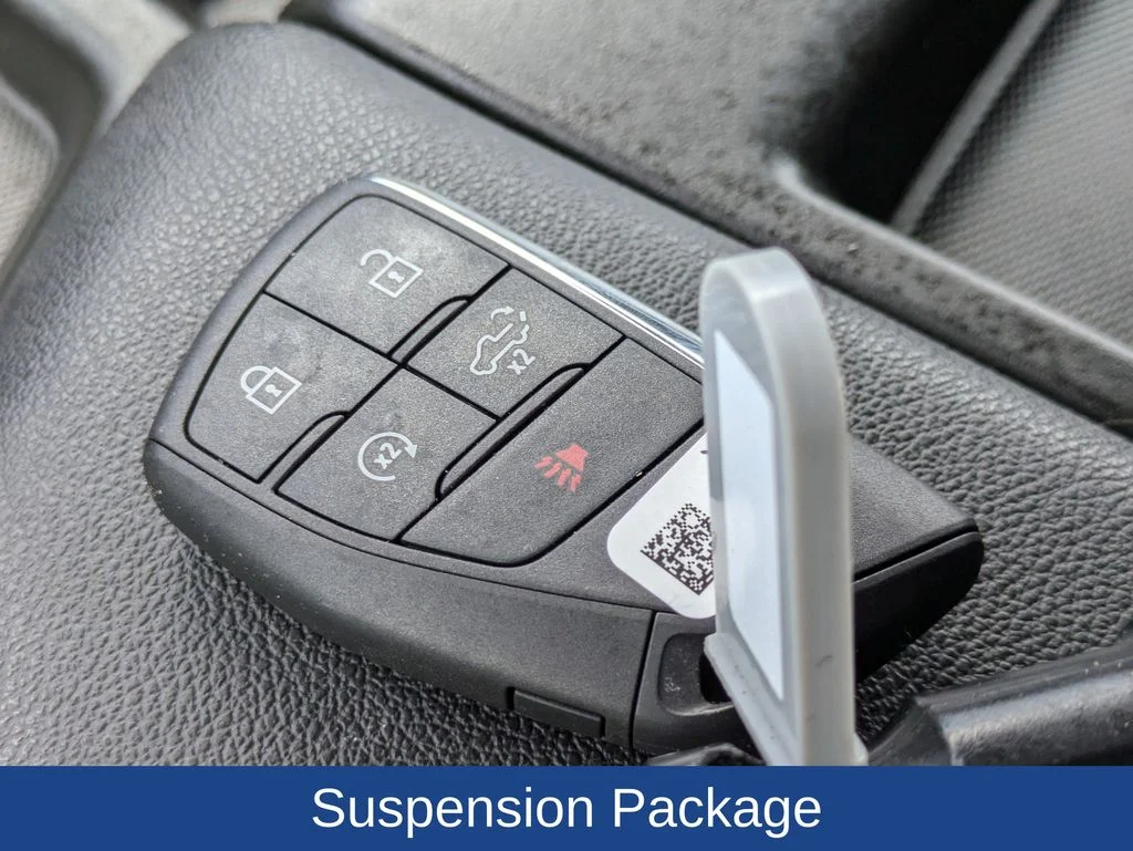 Used 2024 Summit White Chevrolet Custom image 30