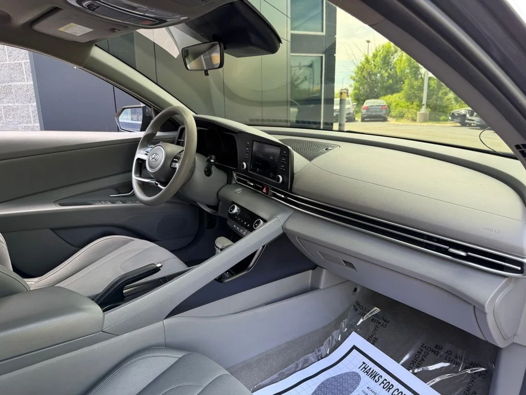 Used 2023 Gray Hyundai SEL image 29