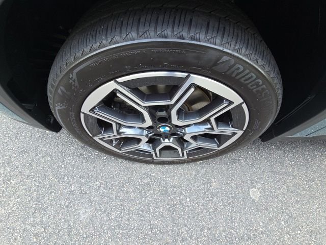 Used 2025 Green BMW xDrive28i image 28