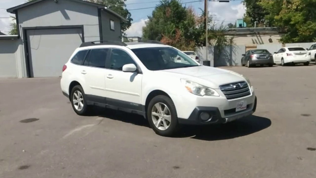 2013 Subaru Outback 2.5i photo 2