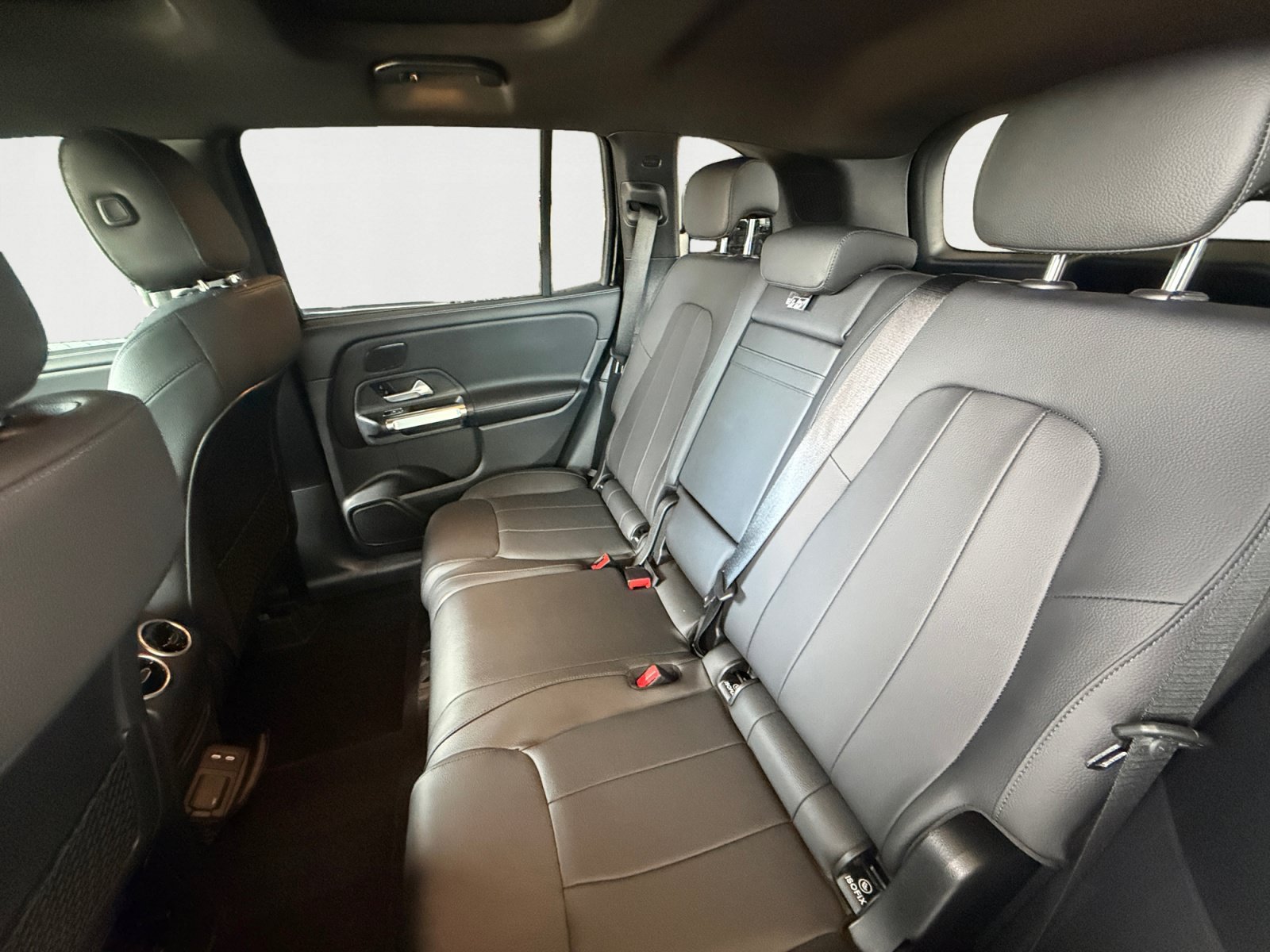 Used 2026 Black Mercedes-Benz GLB 250 image 13