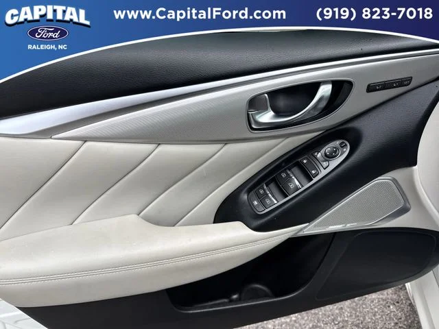 Used 2023 White INFINITI LUXE image 20