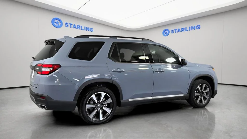 Used 2025 Gray Honda Touring image 10