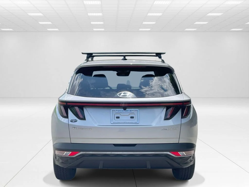Used 2022 Silver Hyundai SEL Convenience image 5