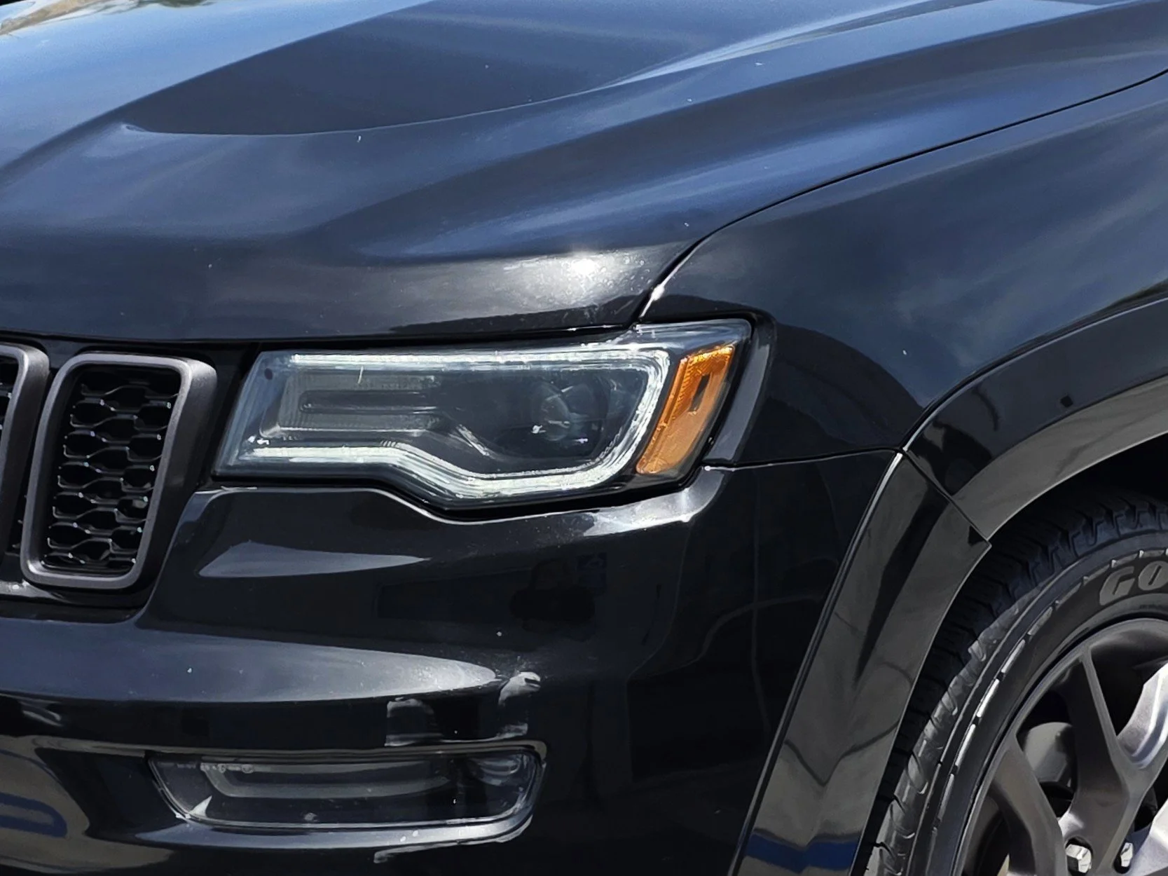 Used 2020 Diamond Black Jeep Limited image 8