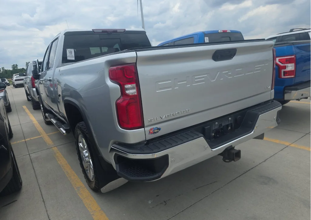 Used 2020 Silver Ice Metallic Chevrolet LTZ image 5