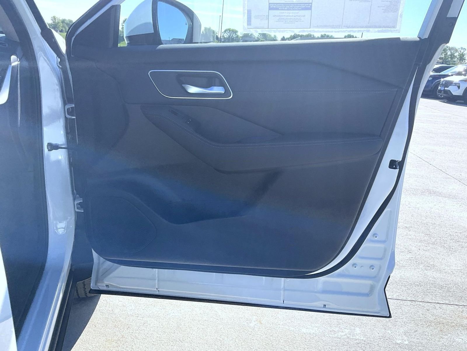 New 2026 Everest White Pearl TriCoat Nissan Platinum image 17