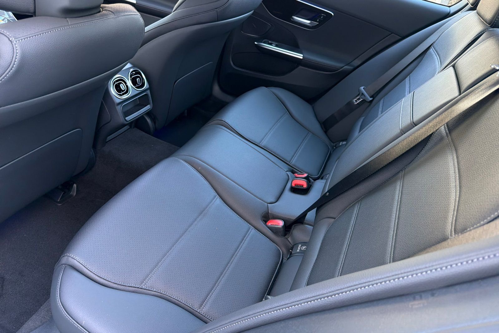 New 2026 Polar White Mercedes-Benz C 300 image 9