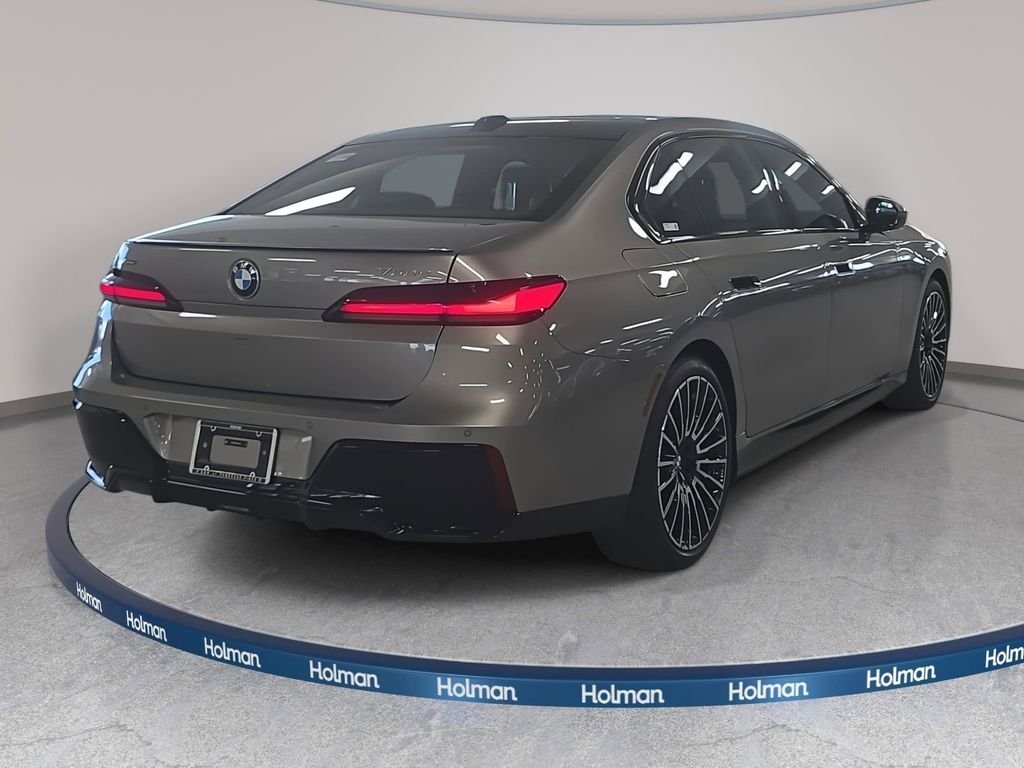 2026 BMW 7 Series 750e - Photo 4