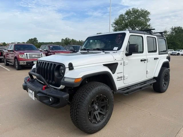 Used 2018 White Jeep Sahara image 7